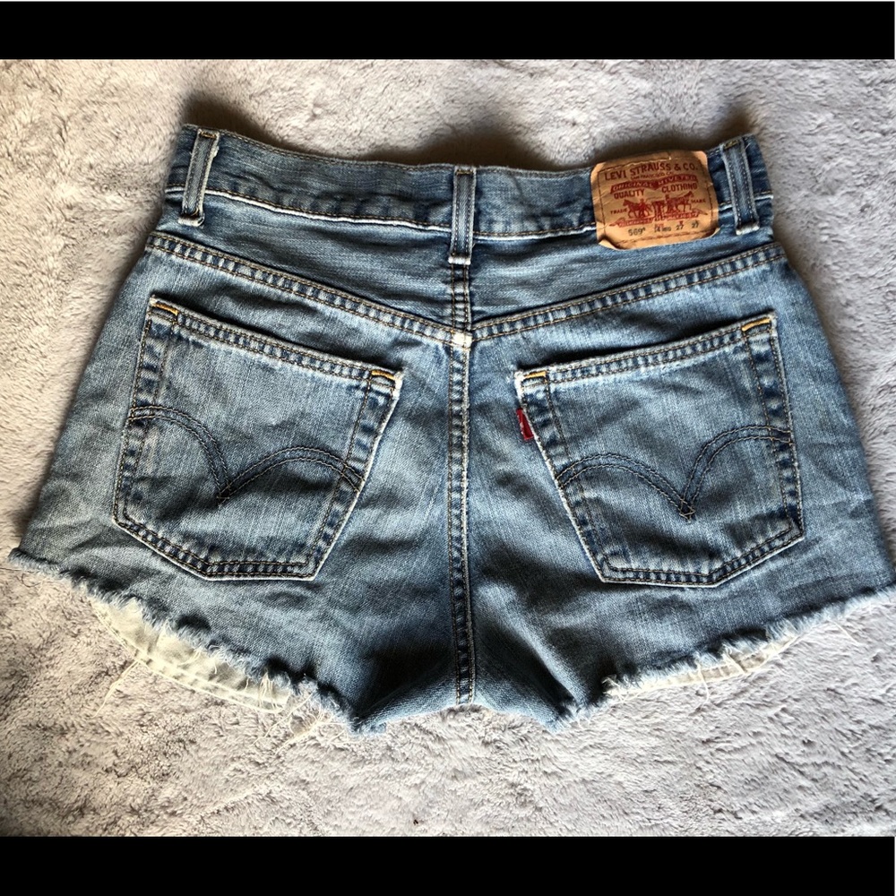 Levi’s loose fit straight shorts!